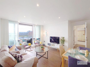 Fully Serviced Two Bed Apartment with River View